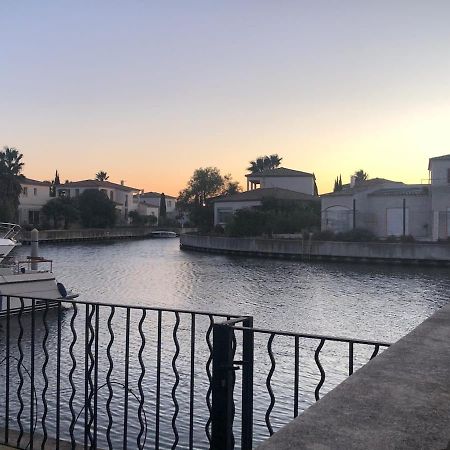 Marina Aigues-Mortes **** Luaran gambar