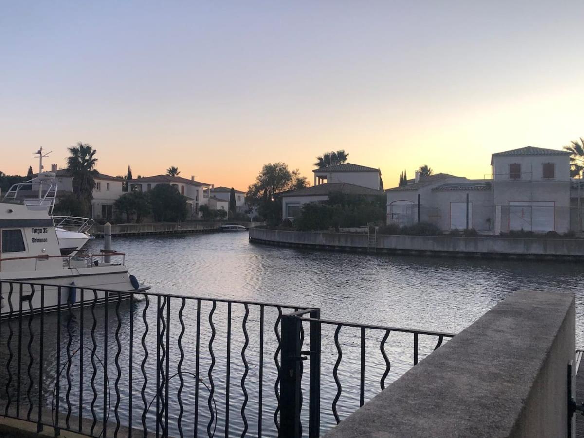 Marina Aigues-Mortes **** Luaran gambar